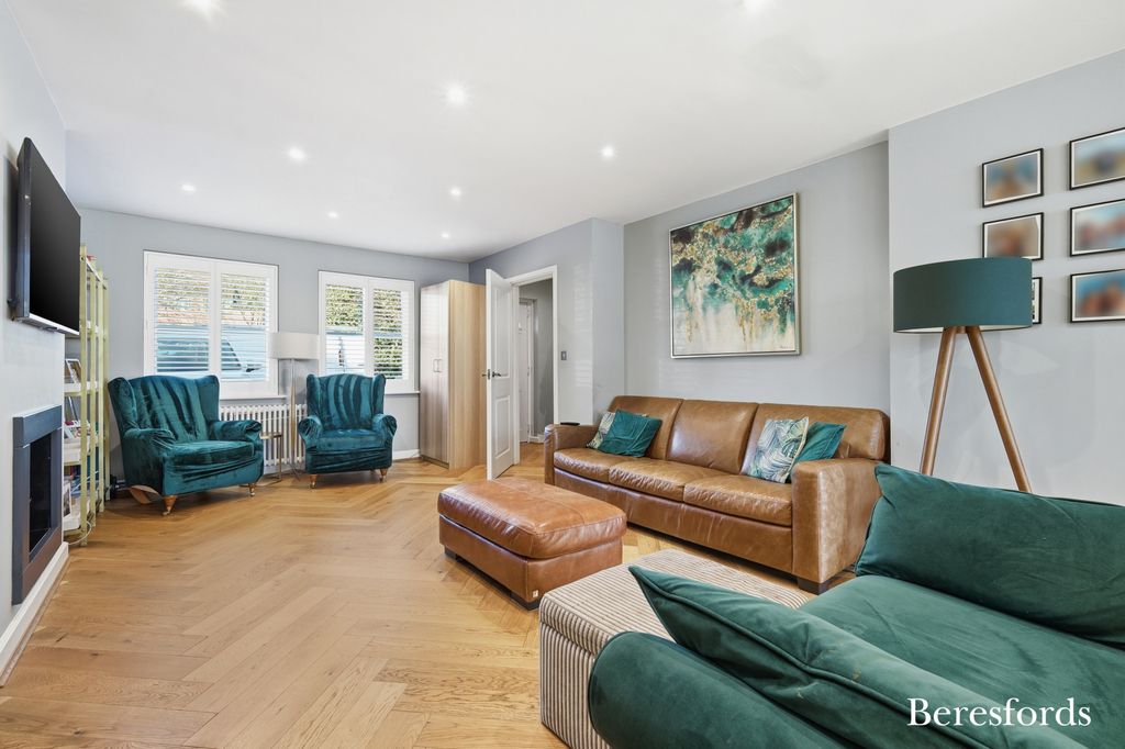 Property photo 3 of 27 Picture 3