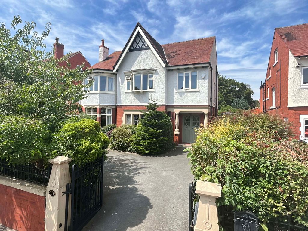 Property photo 1 of 24