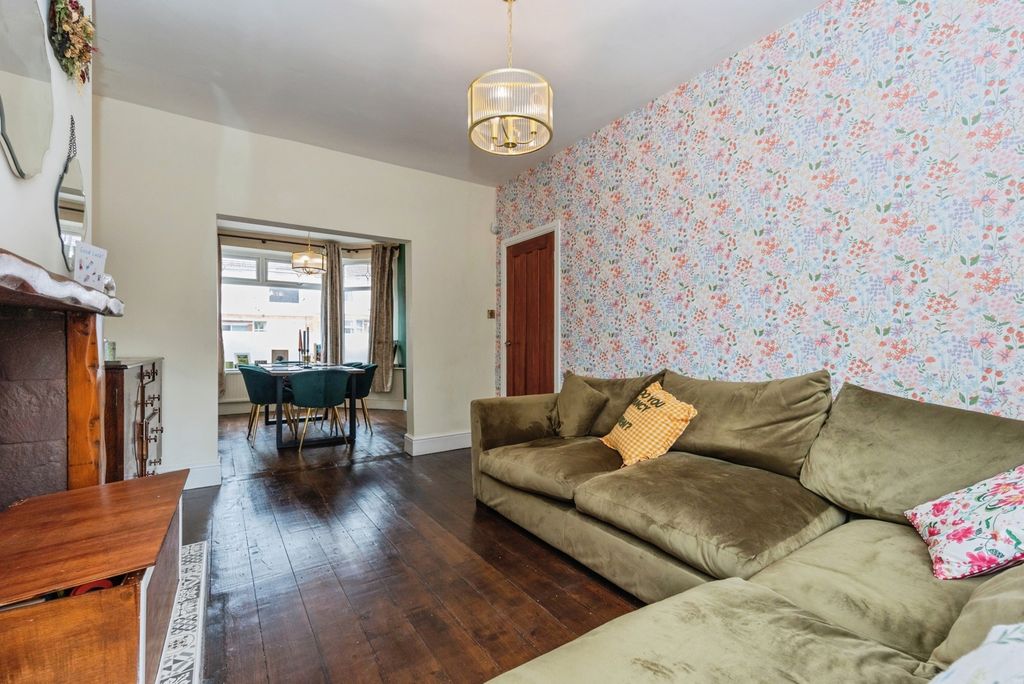 Property photo 3 of 18 Pbox-Img.Jpg