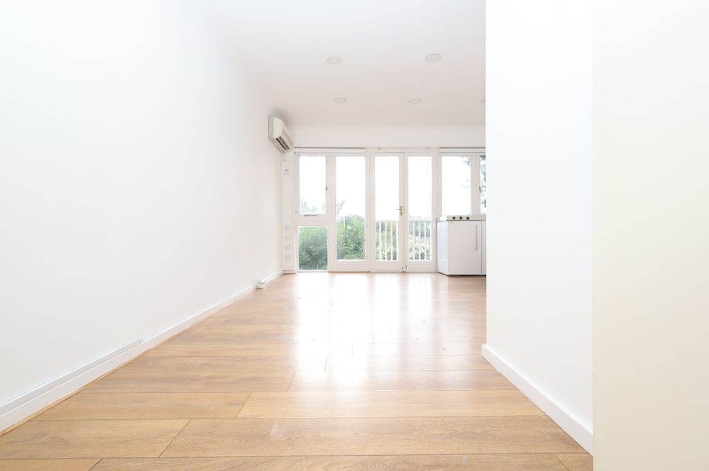 Property photo 1 of 3
