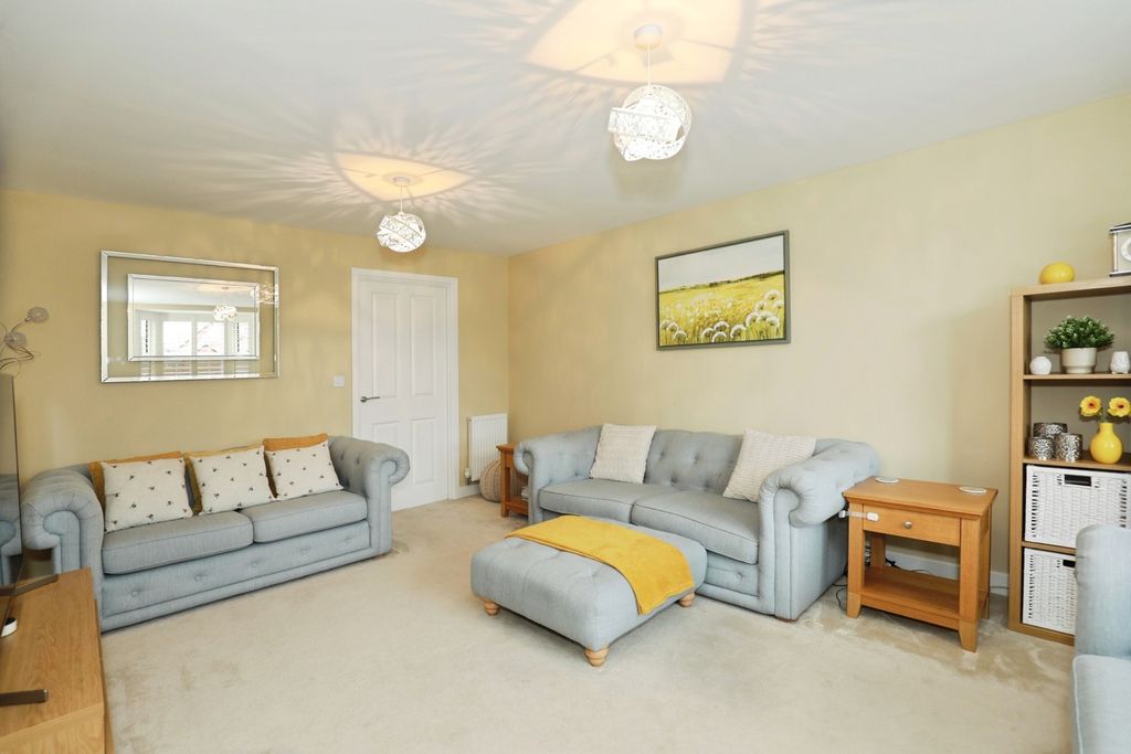 Property photo 3 of 22 Pbox-Img.Jpg