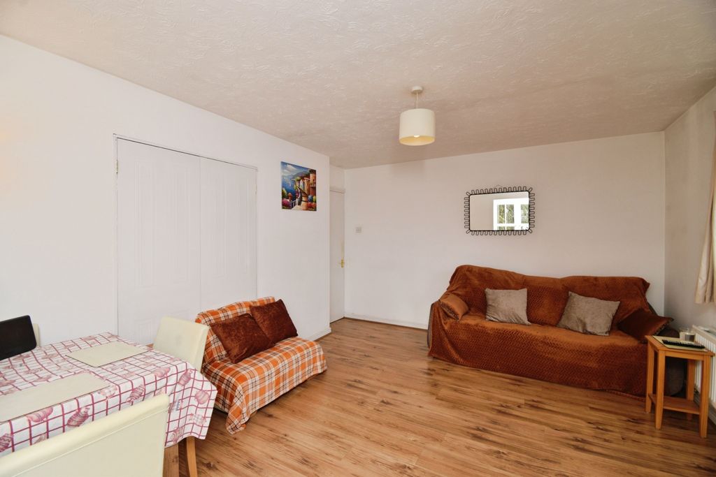 Property photo 3 of 18 3