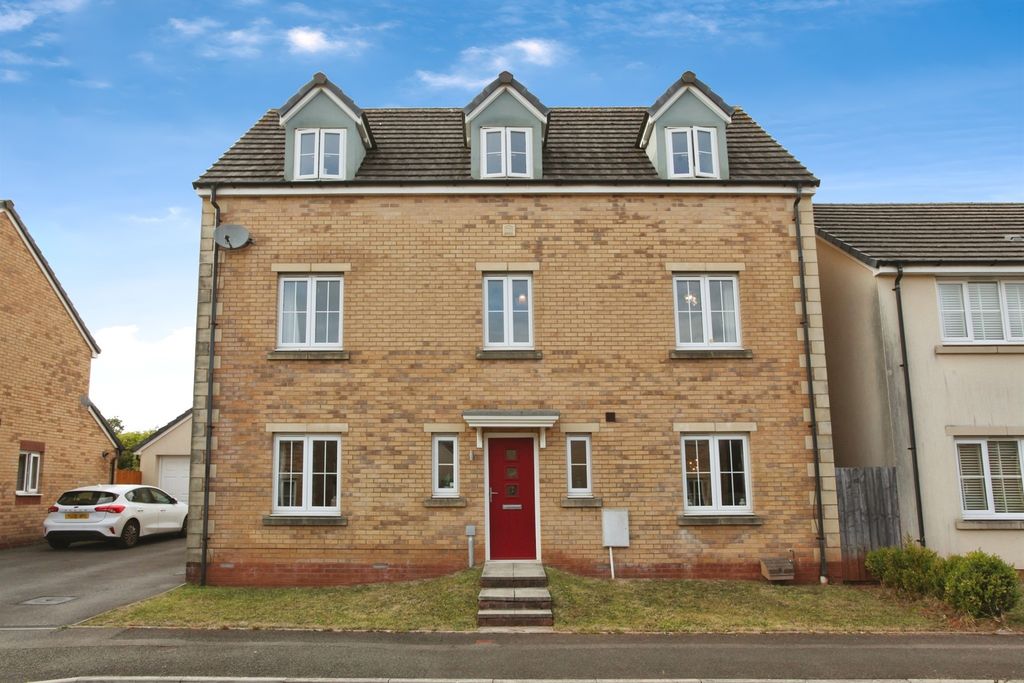Property photo 1 of 34