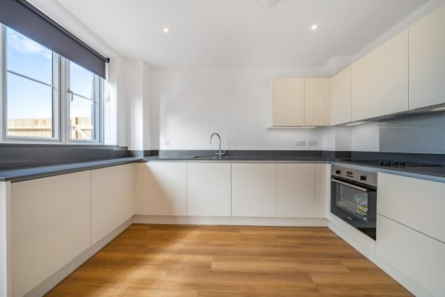Property photo 3 of 16 Kitchen