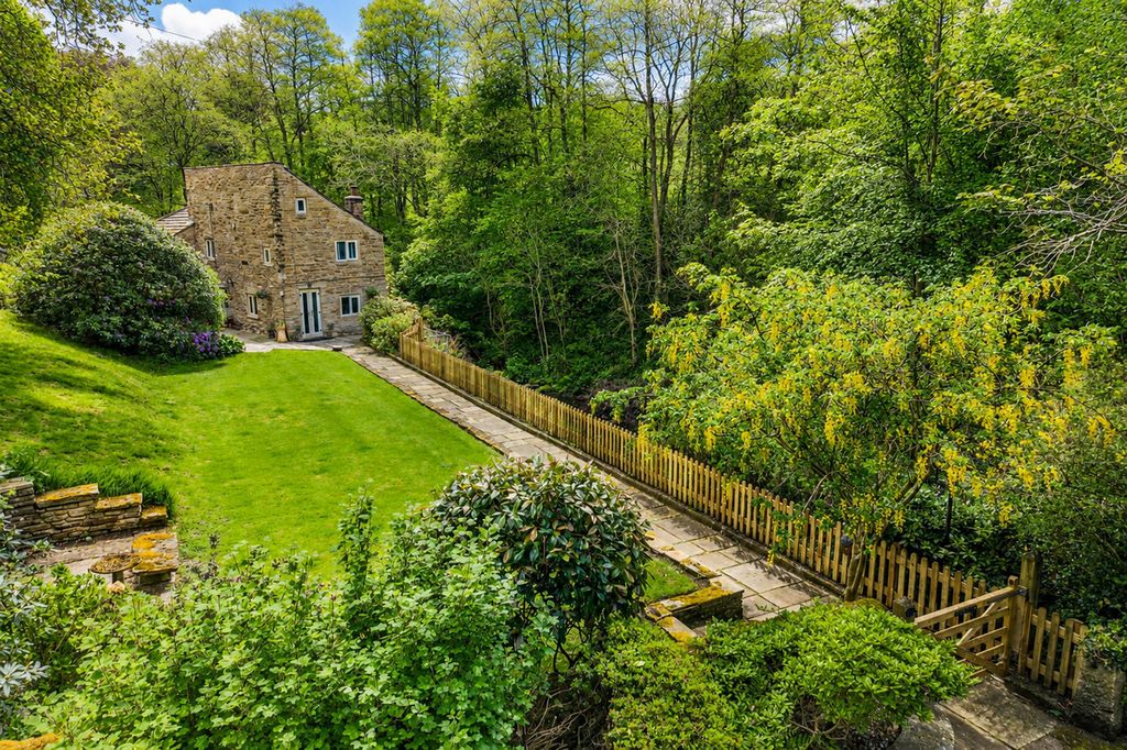 Property photo 1 of 44