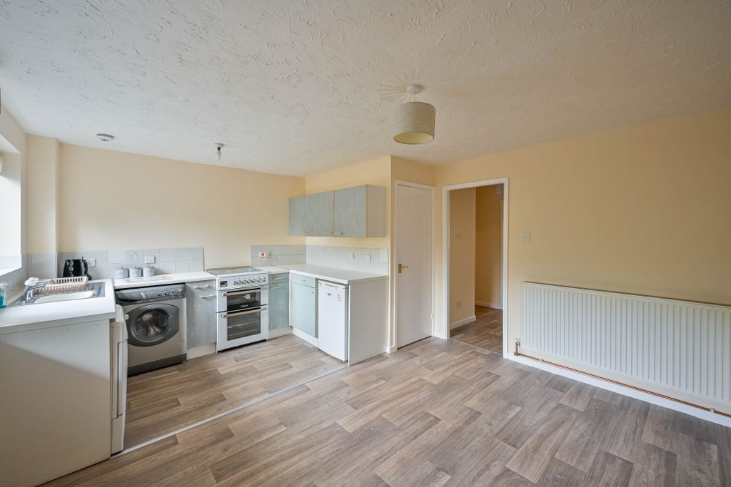 Property photo 3 of 9 Lounge/Kitchen