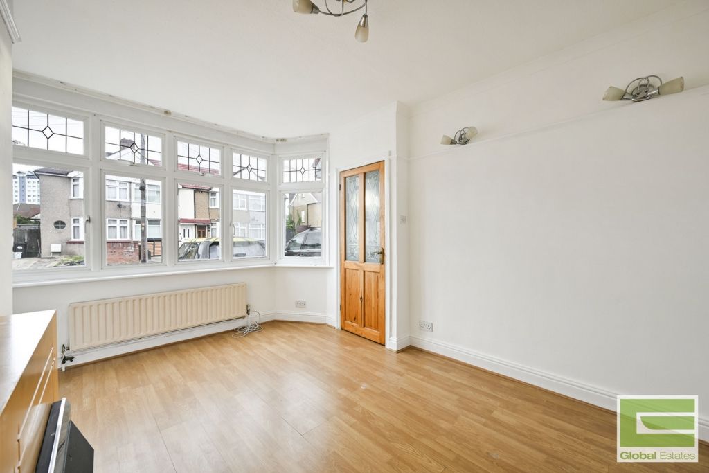 Property photo 3 of 16 Photo 7