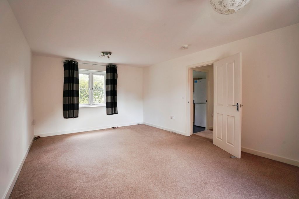 Property photo 3 of 9 Pbox-Img.Jpg