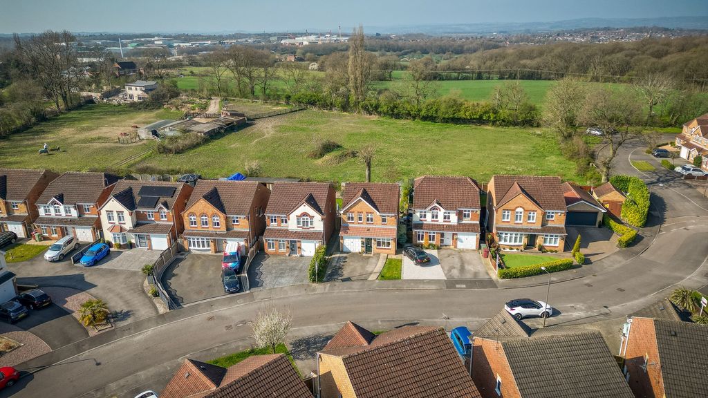 Property photo 2 of 28 Photo 4