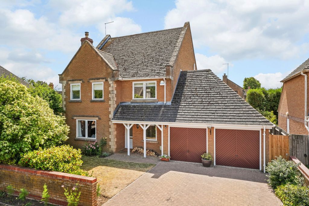 Property photo 1 of 59