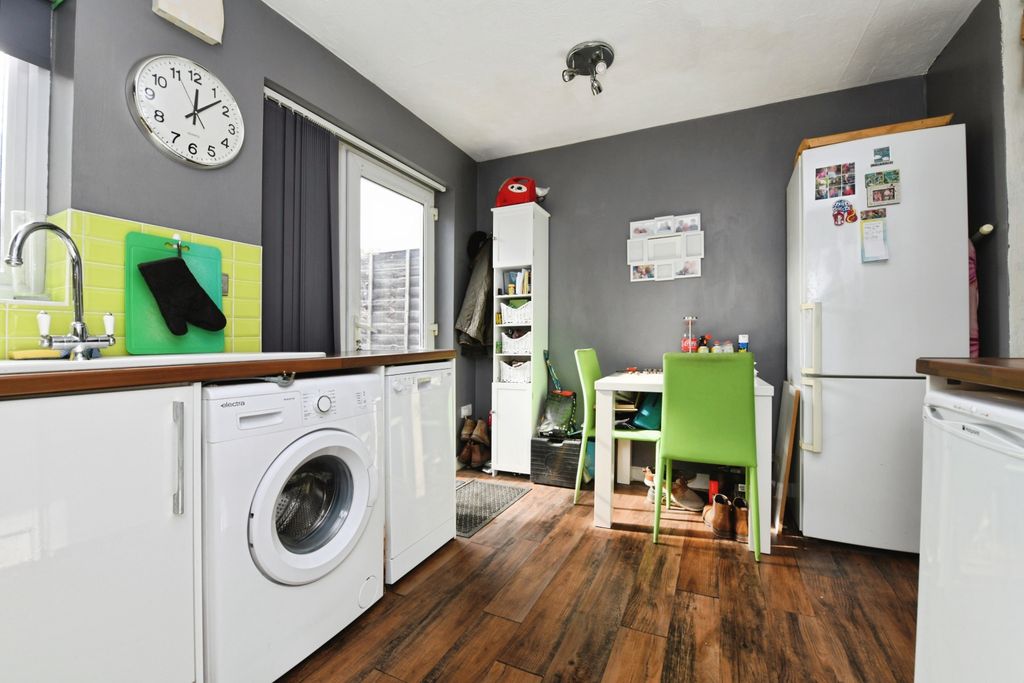 Property photo 3 of 13