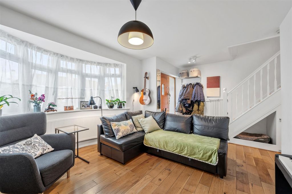 Property photo 3 of 12 Thurleston-4.Jpg
