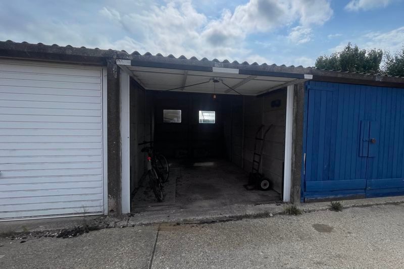 Property photo 3 of 4 Open