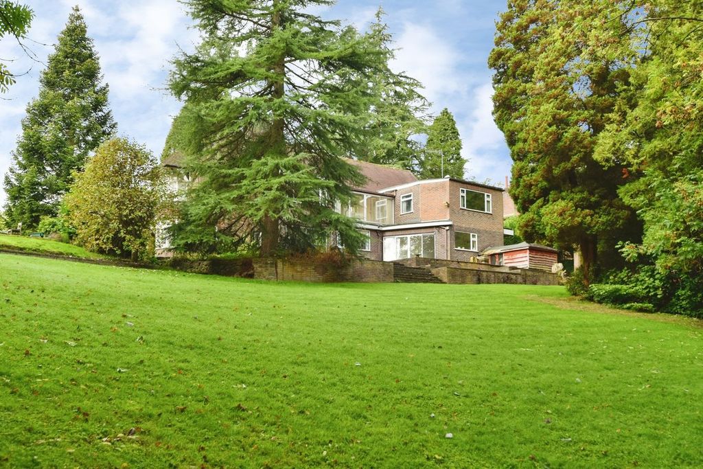 Property photo 1 of 28