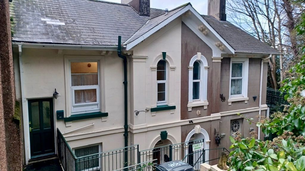 Property photo 1 of 5