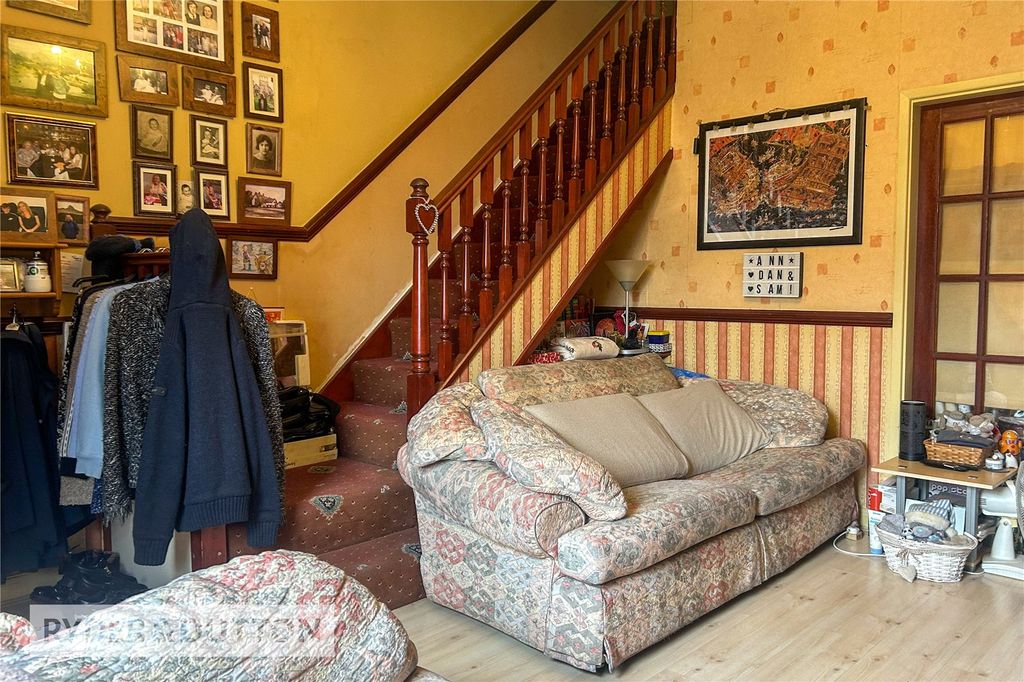 Property photo 3 of 16 Living Room