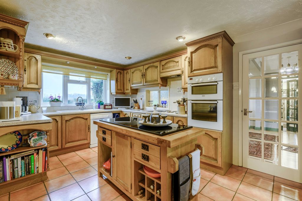 Property photo 2 of 18