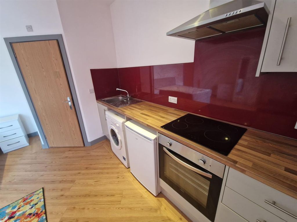 Property photo 3 of 8 Whatsapp Image 2026-04-14 At 15.52.05 (5).Jpeg