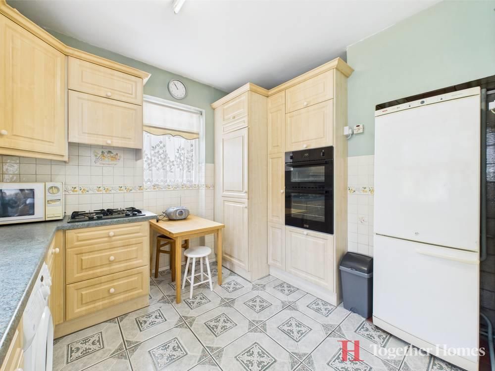 Property photo 3 of 24 Kitchen