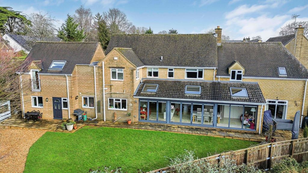 Property photo 2 of 40 19_72764.Jpg