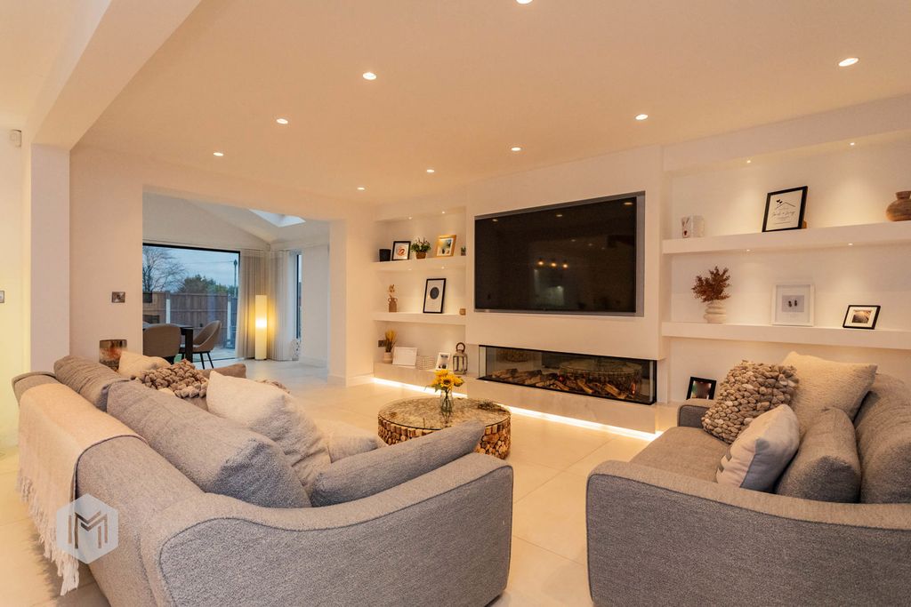 Property photo 2 of 25 Photograph