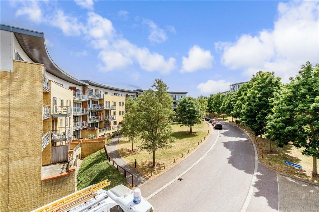 Property photo 3 of 11 Balcony / Terrace