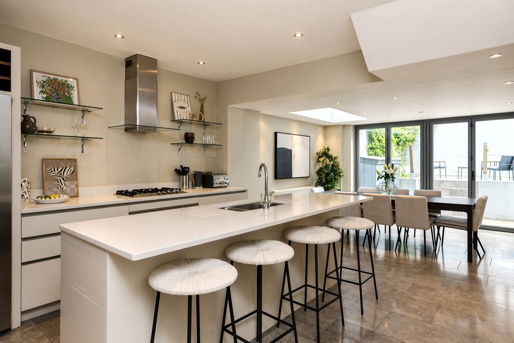 Property photo 3 of 14 Kitchen