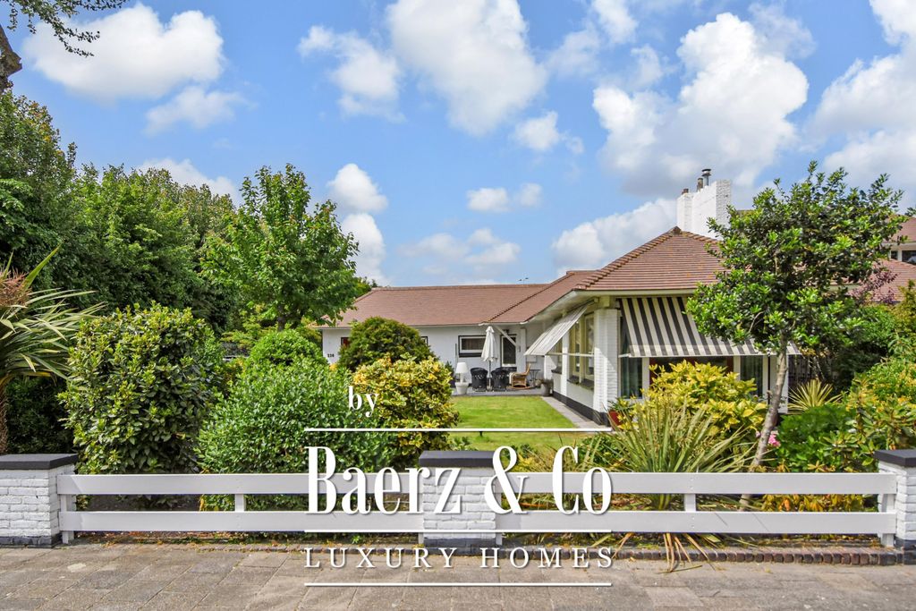 Property photo 1 of 52