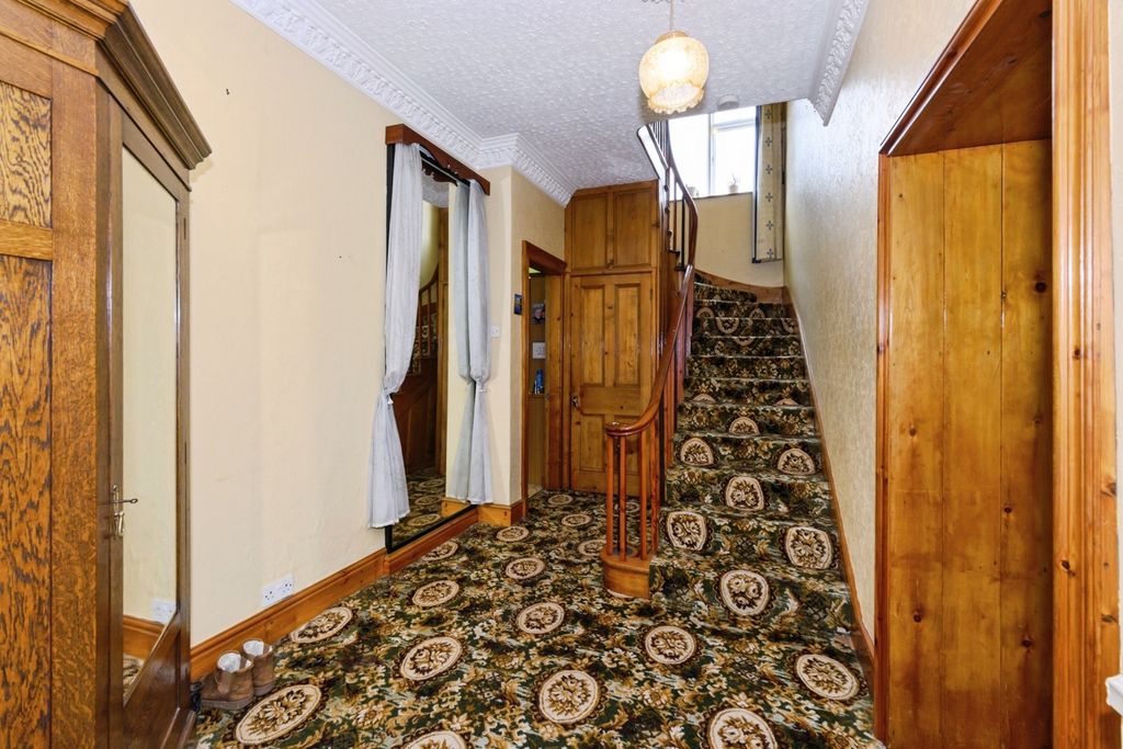 Property photo 2 of 13 Entrance Hallway