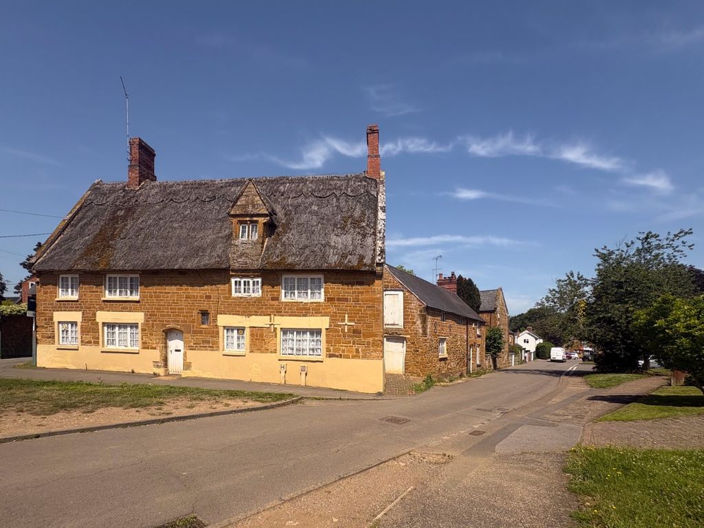Property photo 1 of 62 4789642