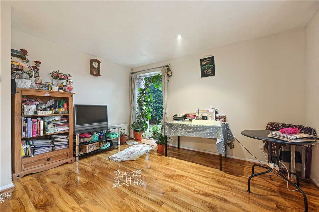 Property photo 3 of 11