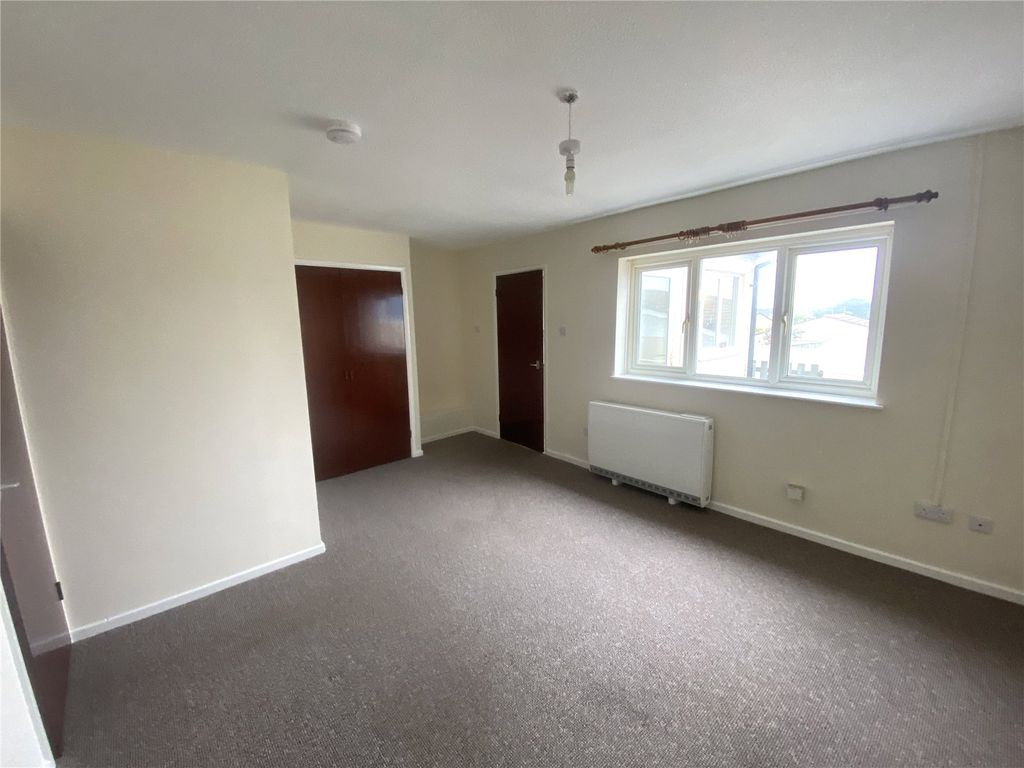 Property photo 3 of 16 Picture No. 19