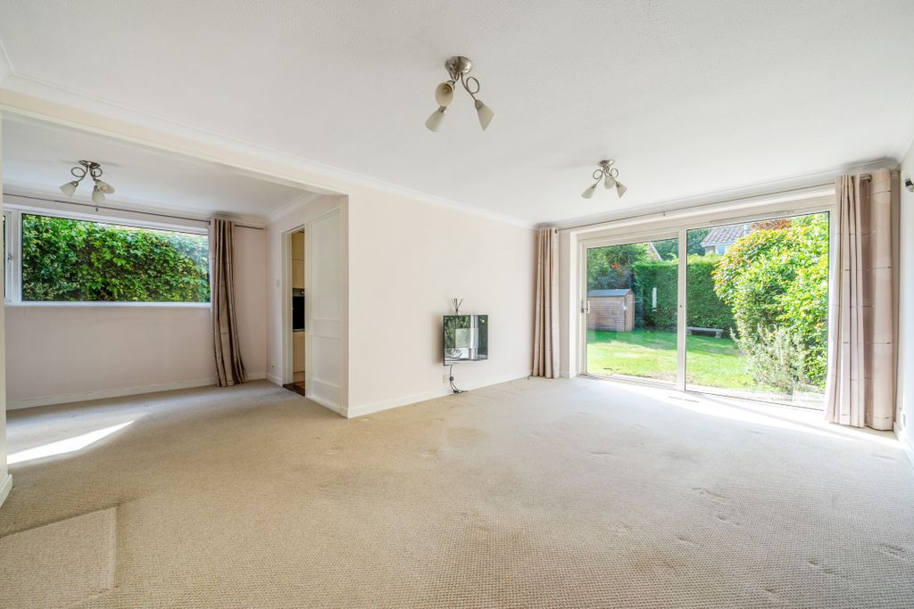 Property photo 3 of 8 Sitting Room