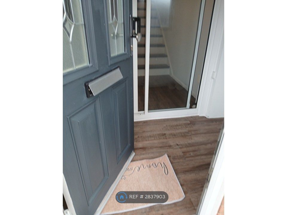 Property photo 2 of 27