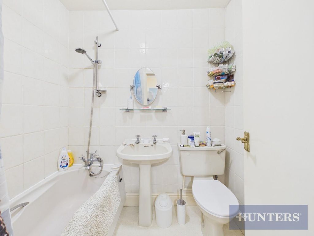 Property photo 2 of 12 Cam05316G0-Pr0356-Still003.Jpg