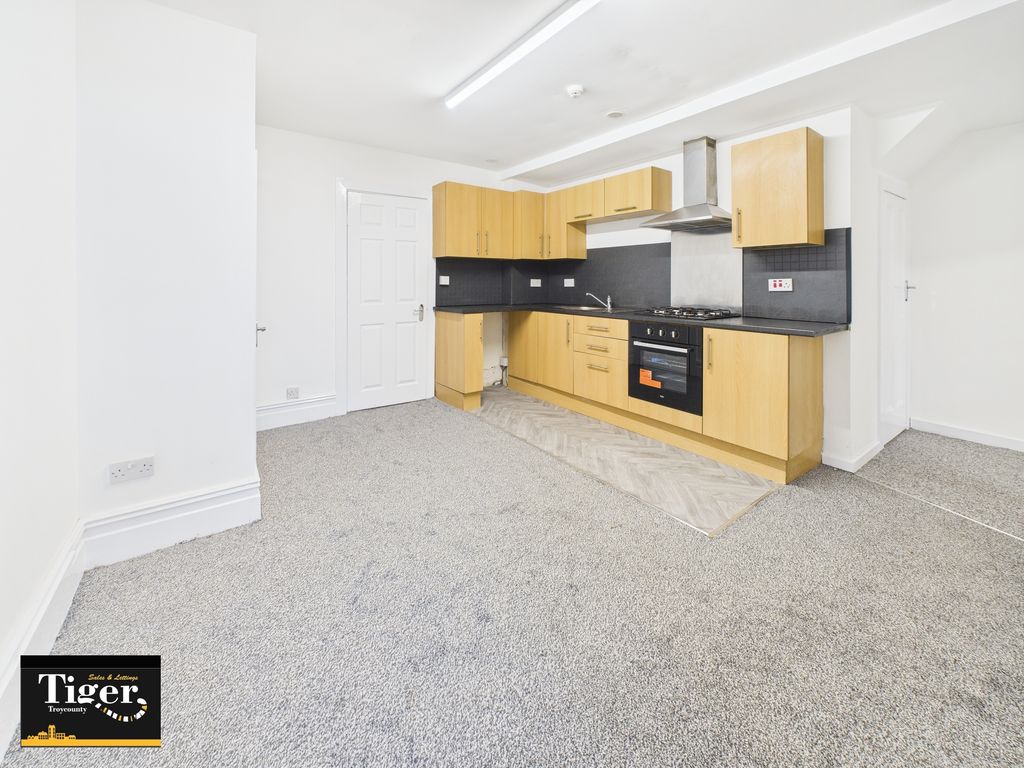 Property photo 2 of 7 Cam02176G0-Pr0798-Still004