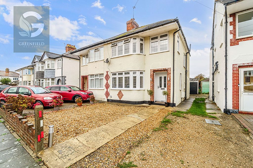Property photo 1 of 12 Sunnymede Avenue, West Ewell, Epsom, Surrey, Kt19 9th