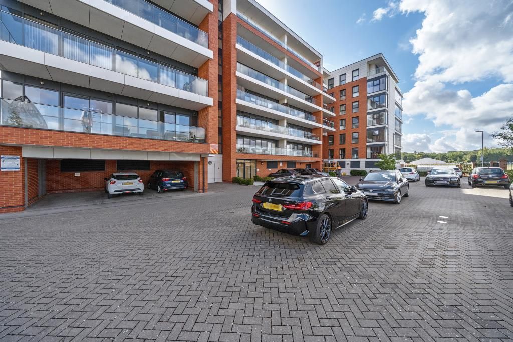 Property photo 1 of 18 External View