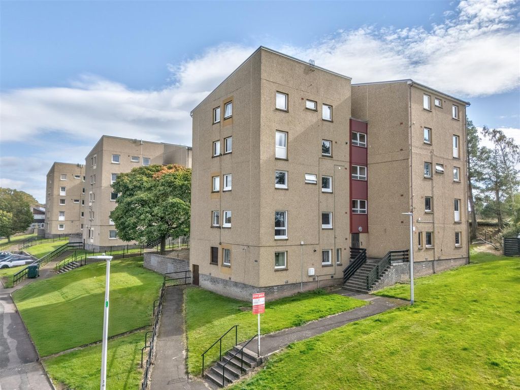 Property photo 1 of 11 96 Tweed Crescent Dundee-9.Jpg