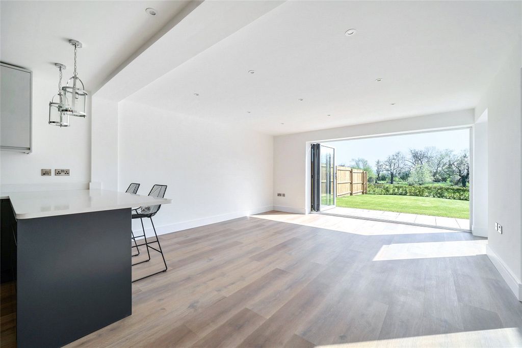 Property photo 2 of 19 Picture No. 04