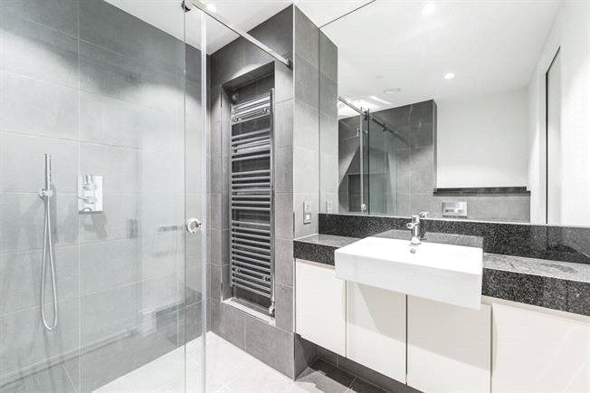 Property photo 3 of 9 Bathroom