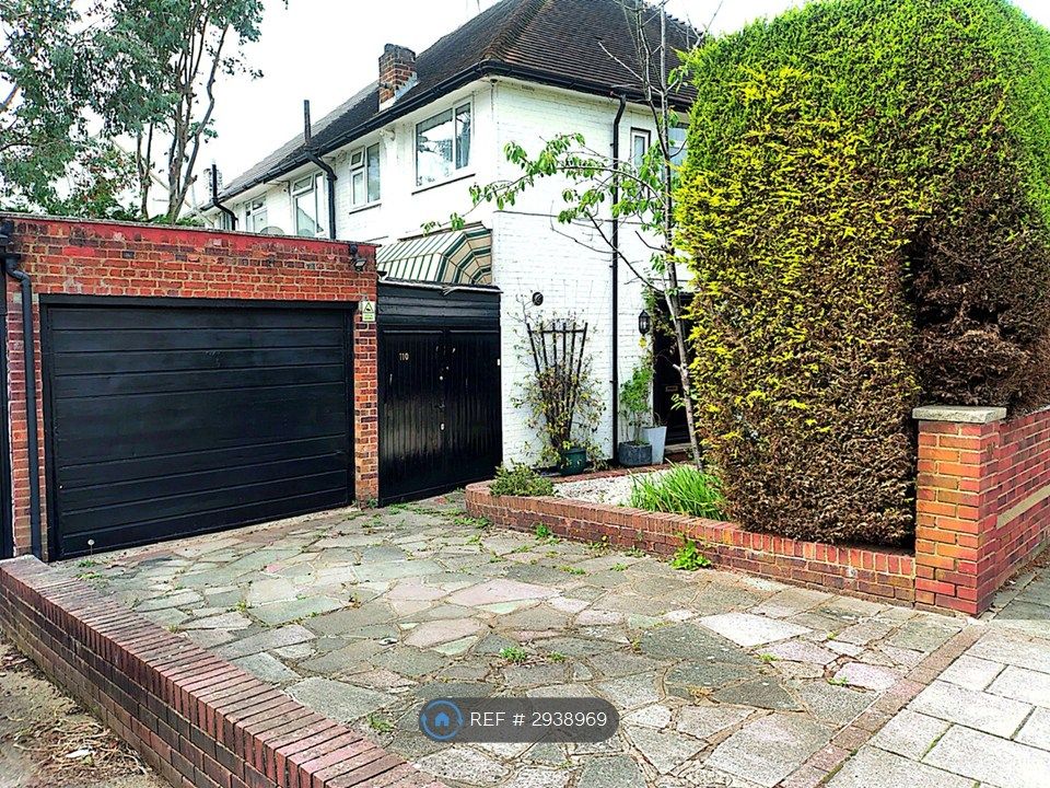 Property photo 1 of 19 Front Garden/Entrance