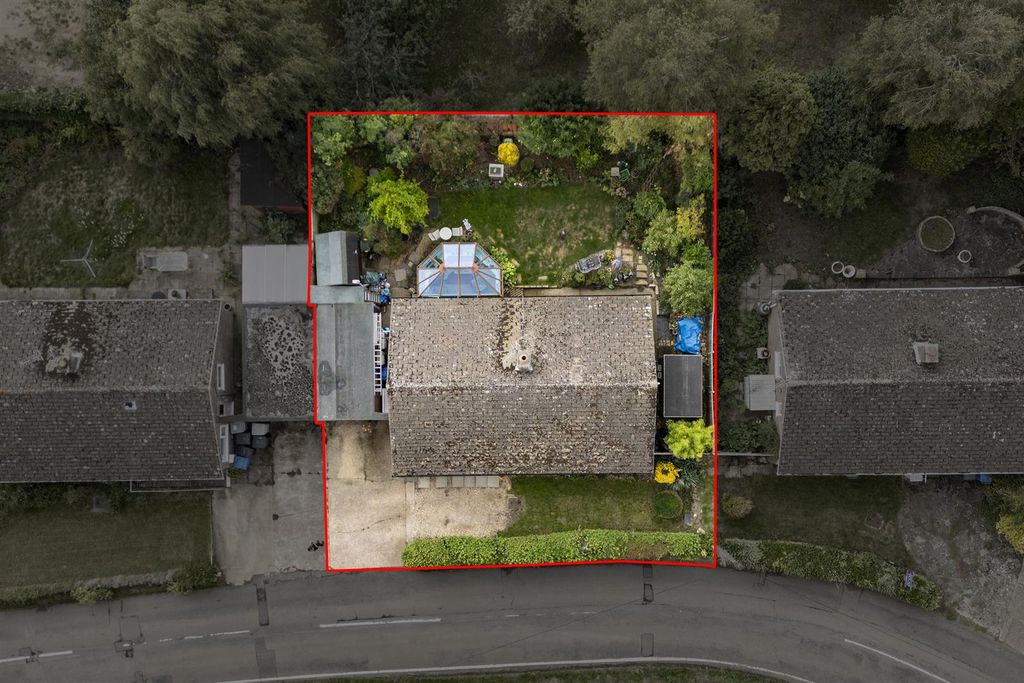 Property photo 2 of 32