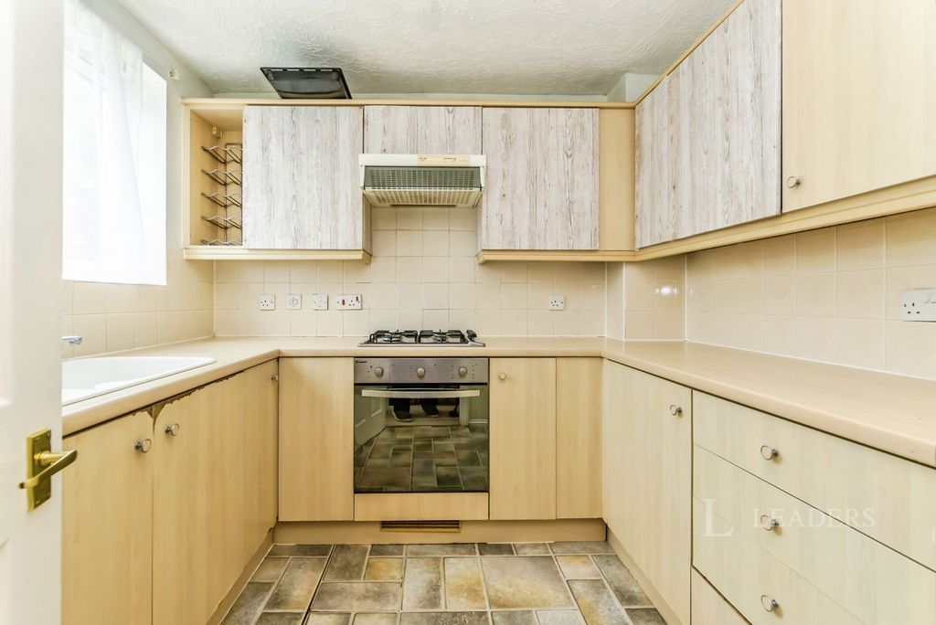 Property photo 3 of 13 Pbox-Img.Jpg
