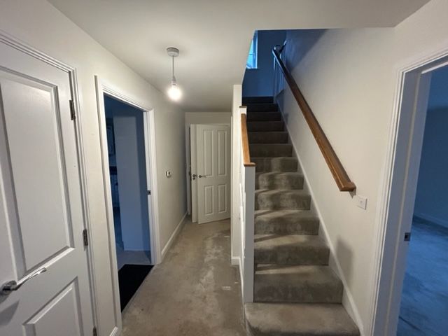 Property photo 3 of 6 Entrance Hall
