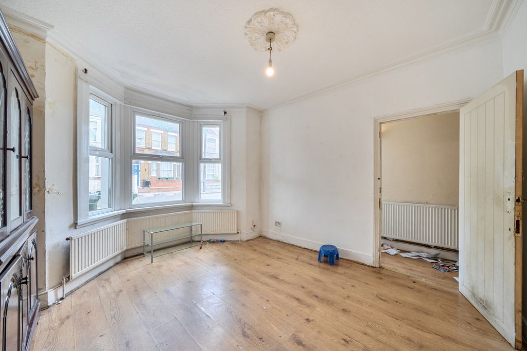 Property photo 2 of 18 1464055-17-6A0Db7...