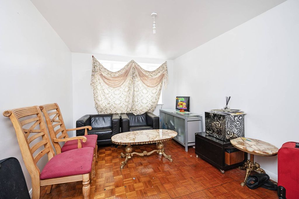 Property photo 2 of 7