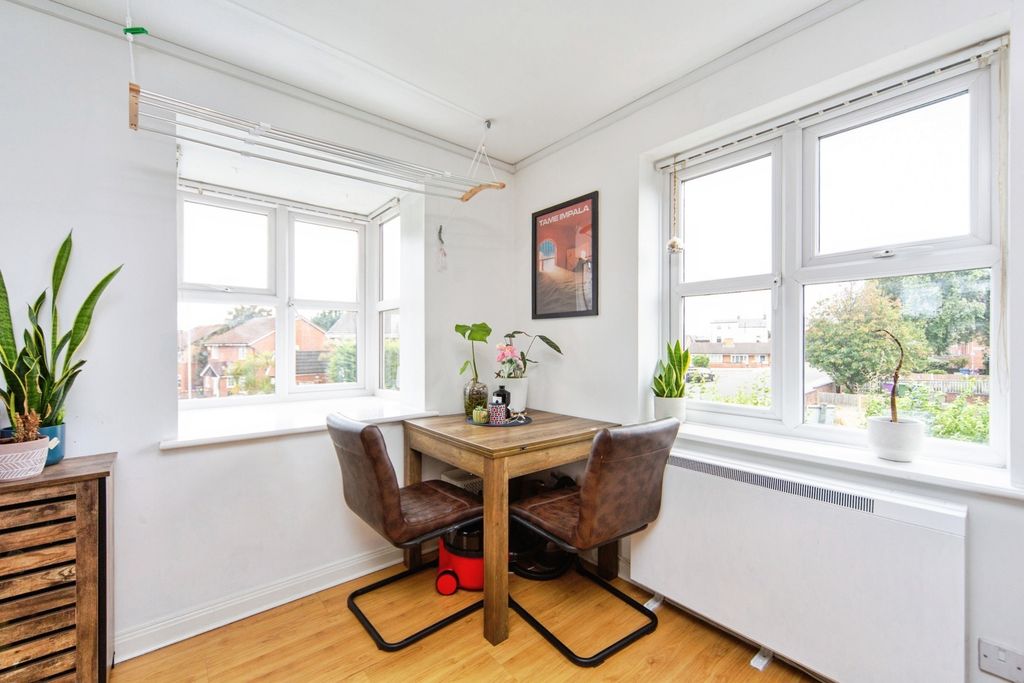 Property photo 3 of 17 Pbox-Img.Jpg