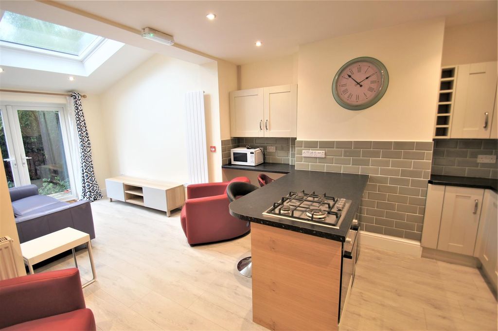 Property photo 1 of 70