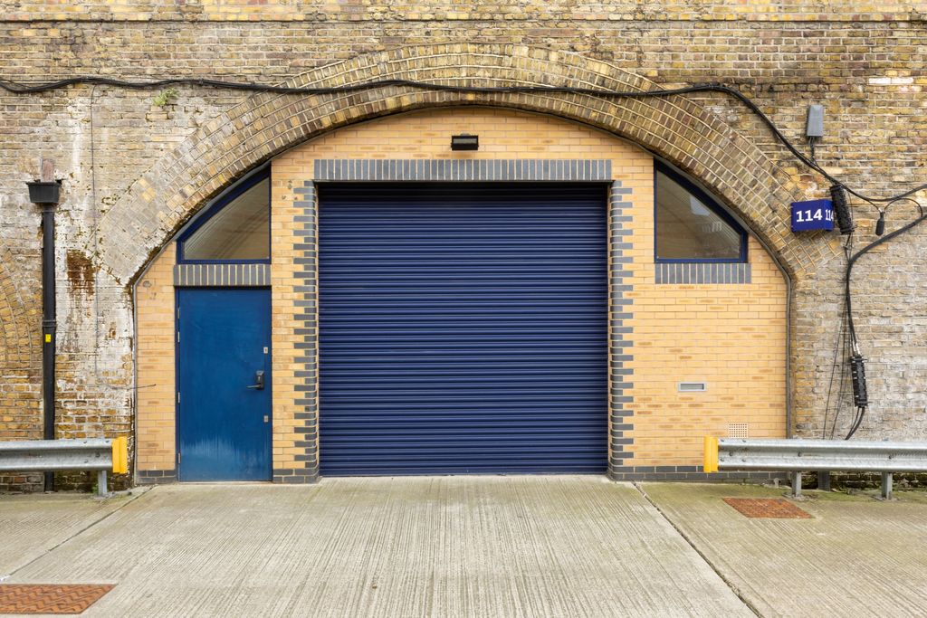 Property photo 2 of 7 Electric Roller Shutter Entrance